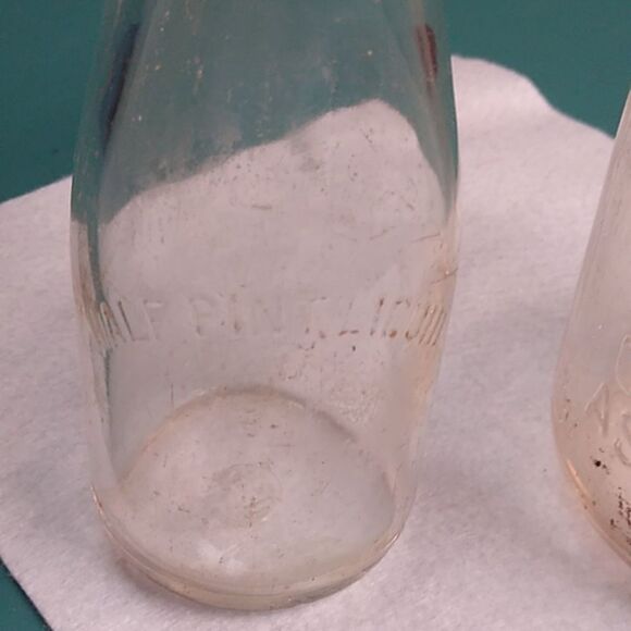 Vintage Glass Milk Bottle Set - Picture 5 of 8